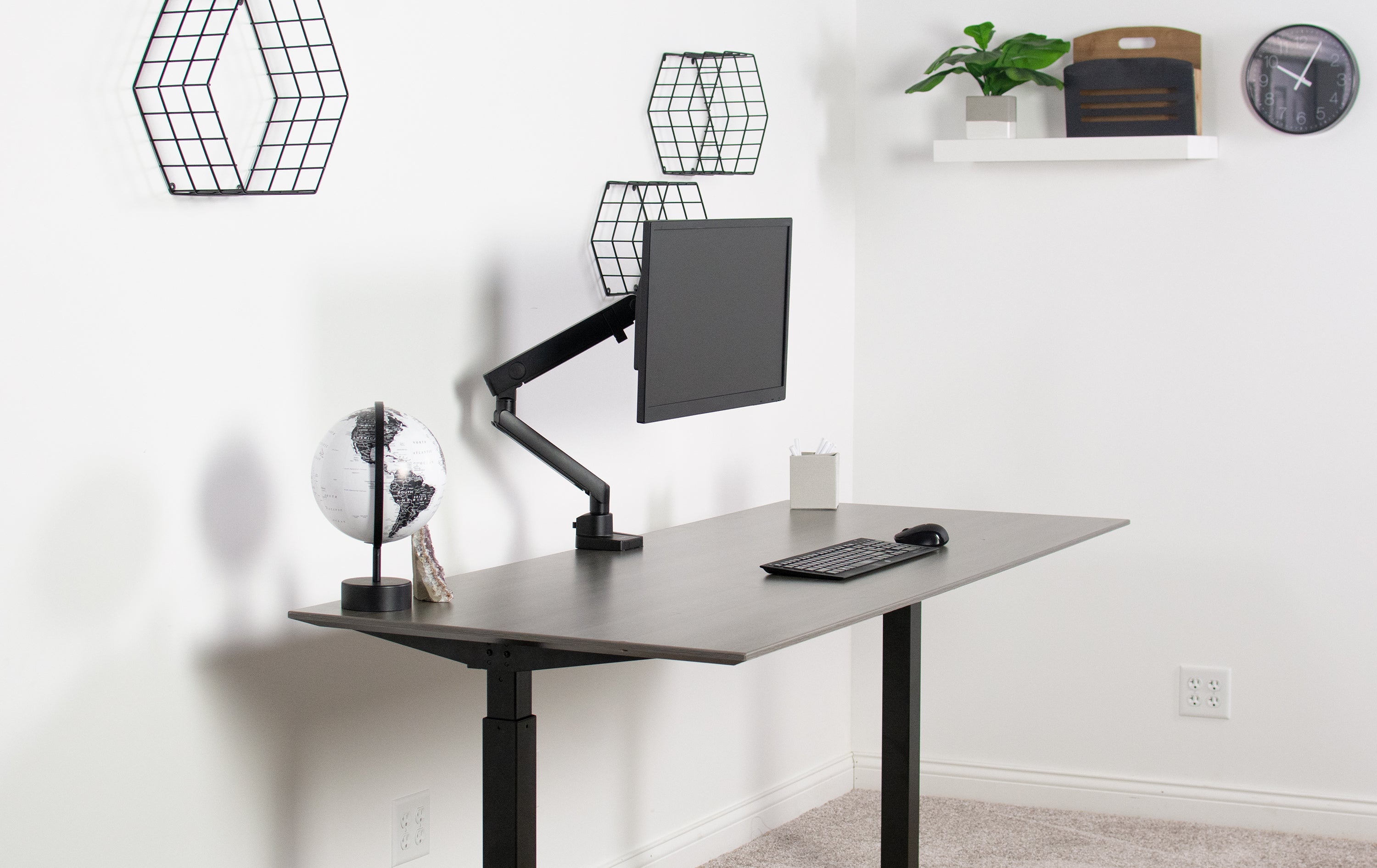The Ultimate Beginners Guide to Designing a Desk Setup