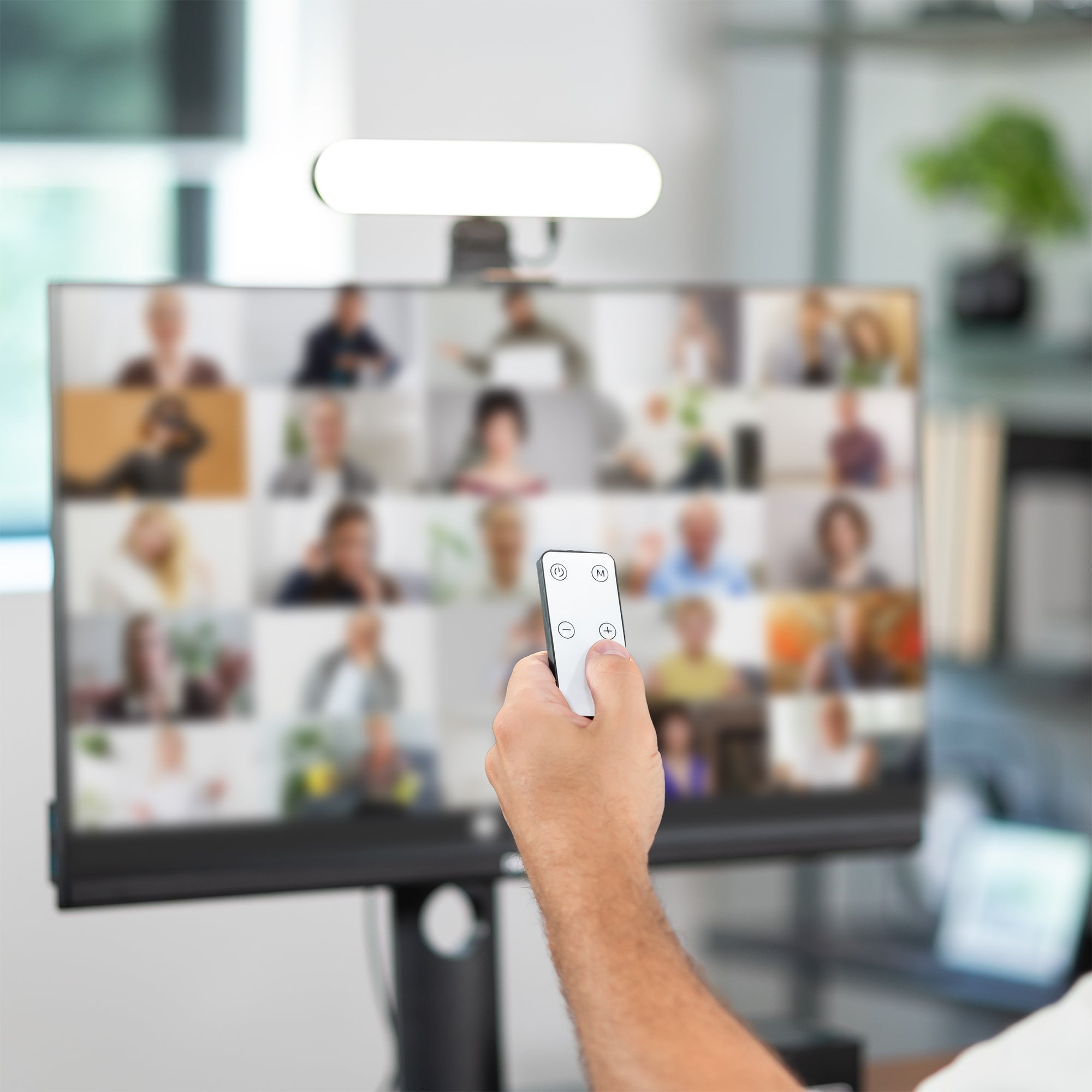 Life Finds by VIVO Webcam Lighting