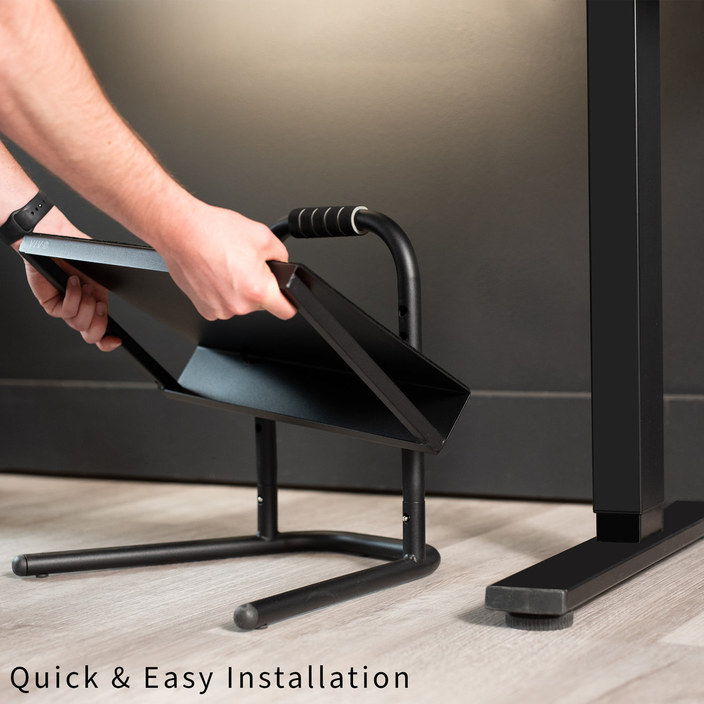 Installation is made easy so you can have your footrest assembled in no time.